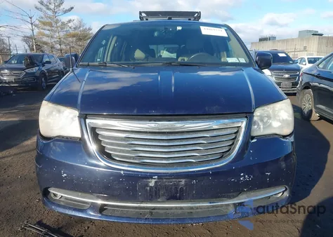 2013 Chrysler Town & Country Touring from USA, damaged, VIN 2C4RC1BG8DR613865